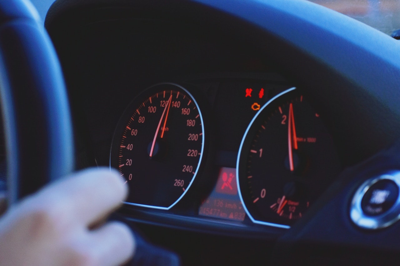 The Main Causes of Low Oil Light in Cars article image by HP Automotive